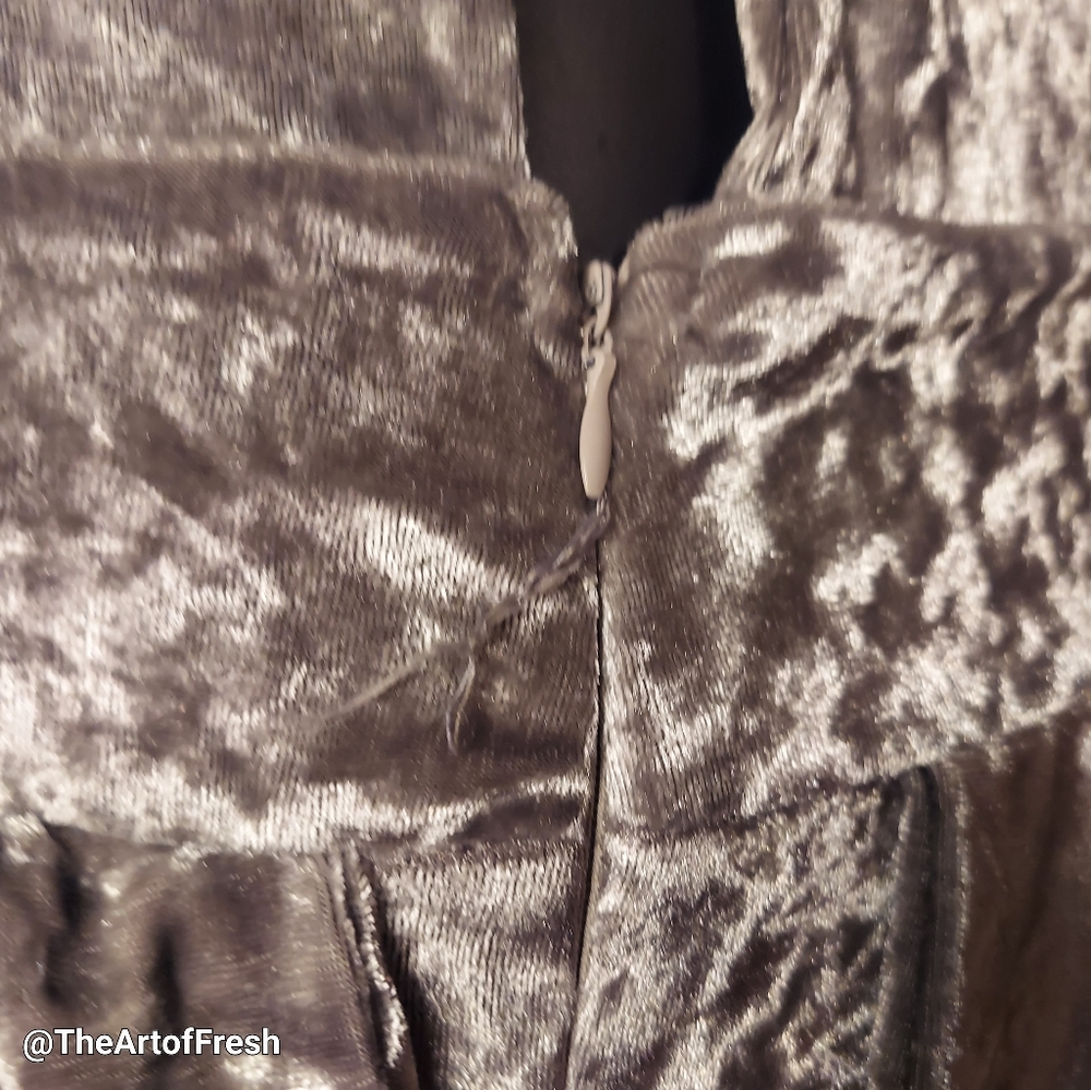 Elegant Silver Gray Velvet Jumpsuit with Halter Neckline - Picture 13 of 15